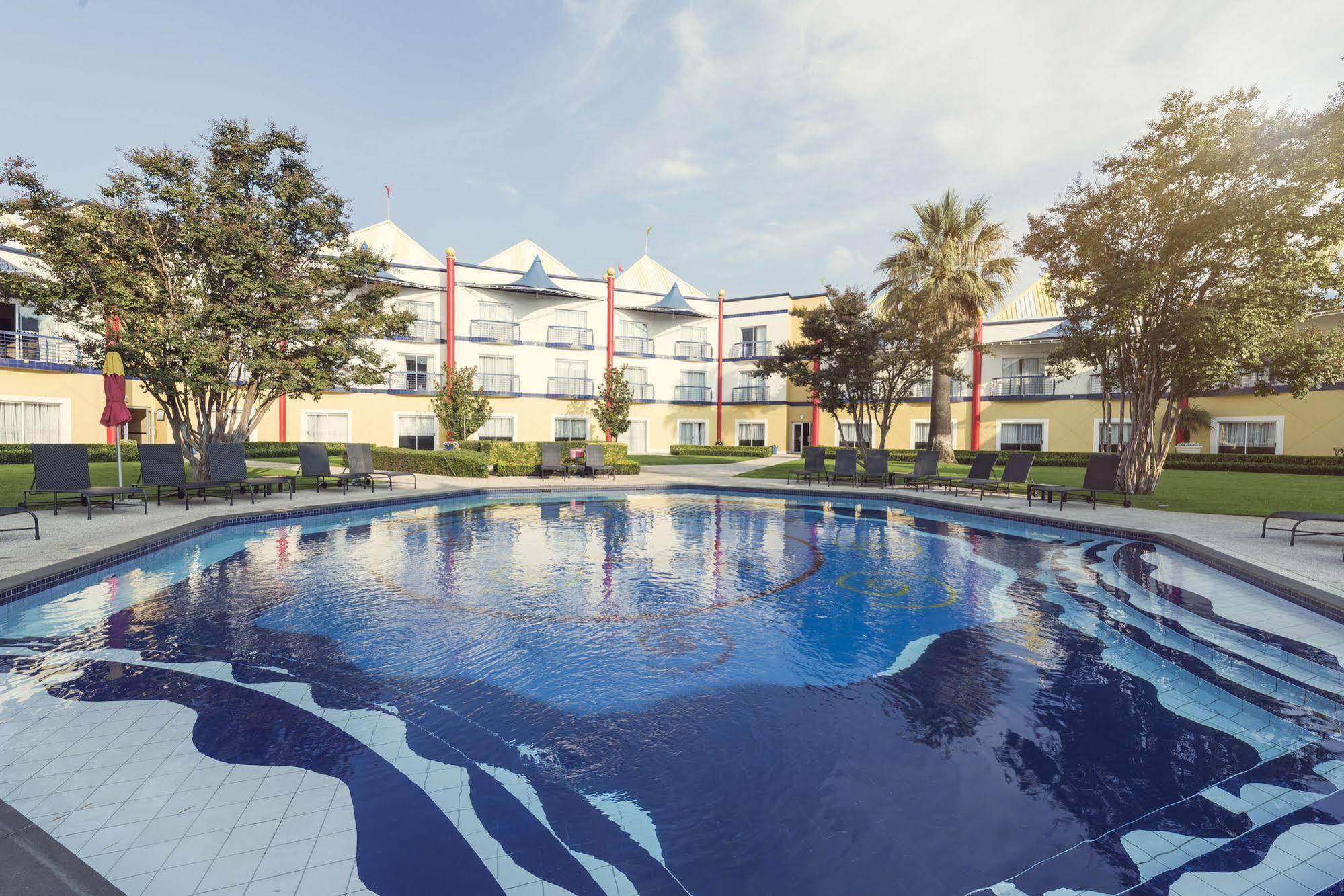 Carnival Club Hotel Johannesburg Exterior photo